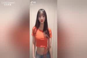 抖阴系列 抖音美女诚意奉献精彩作品，喜欢吗？  背景图片