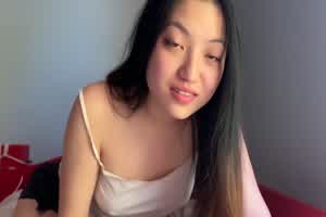 高清业余演员大学生颜射操翻  背景图片