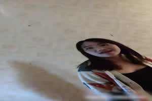 路少大神 · 探访足浴小店 年轻小妹回来上班了，舒舒服服来个大保健  背景图片