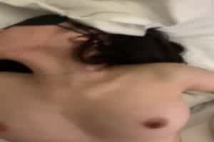 身材极品的大学妹妹  背景图片