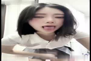 【极品泄密流出】高颜值校花级窈窕女神 也逃不过沦为土豪的玩物!  背景图片