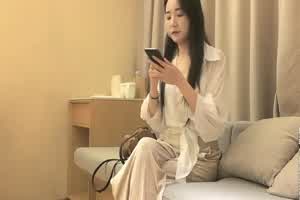 约嫖贵妇气质长发卖淫女 美女非常投入享受性爱  背景图片