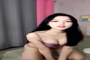 妖艳女主播的极品身材诱惑  背景图片