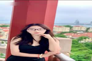 无套内射，反差表女大学生  背景图片