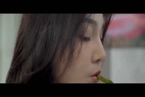 91制片 坠欲-上 饥渴熟女乱伦亲侄儿  背景图片