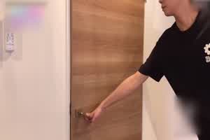 91制片厂 美樱 闷骚的校花女神来跟我爱爱  背景图片