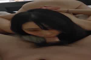 露脸口交阿黑颜眼神迷人  背景图片