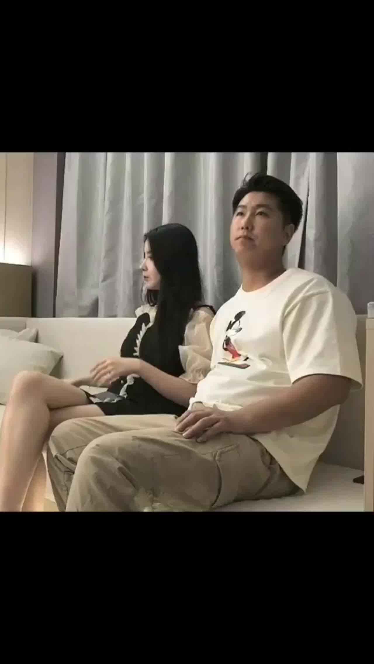  身材苗条的小姐姐，长发很诱惑1 的剧照3