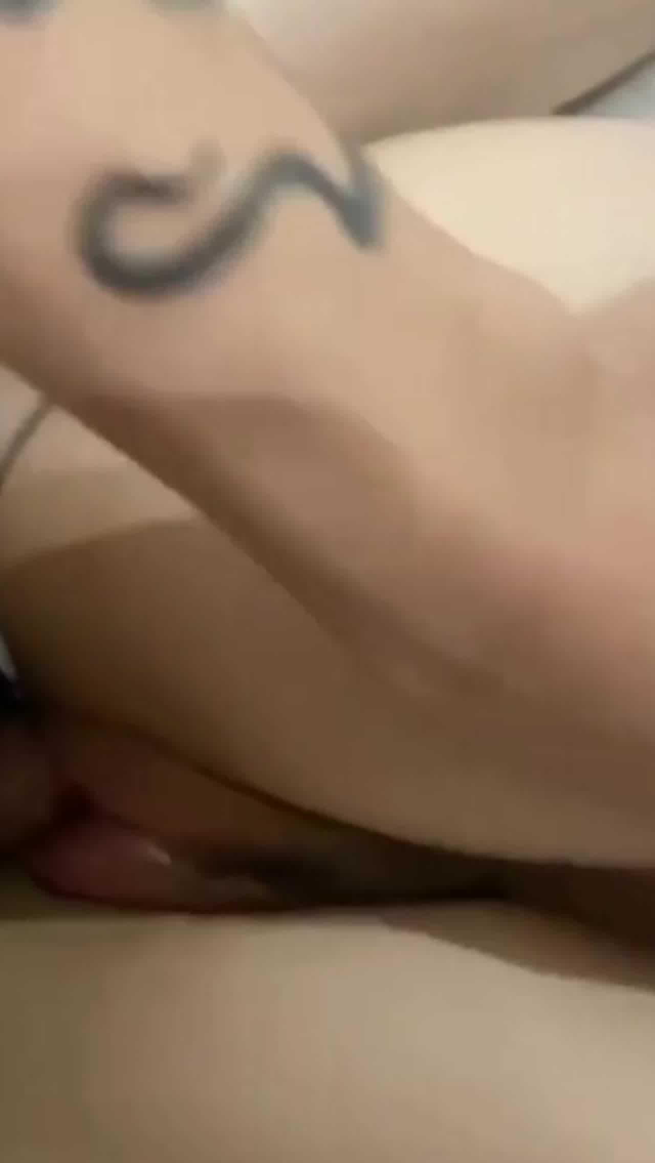  网红Hunny被前男友出卖床片曝光 的剧照2