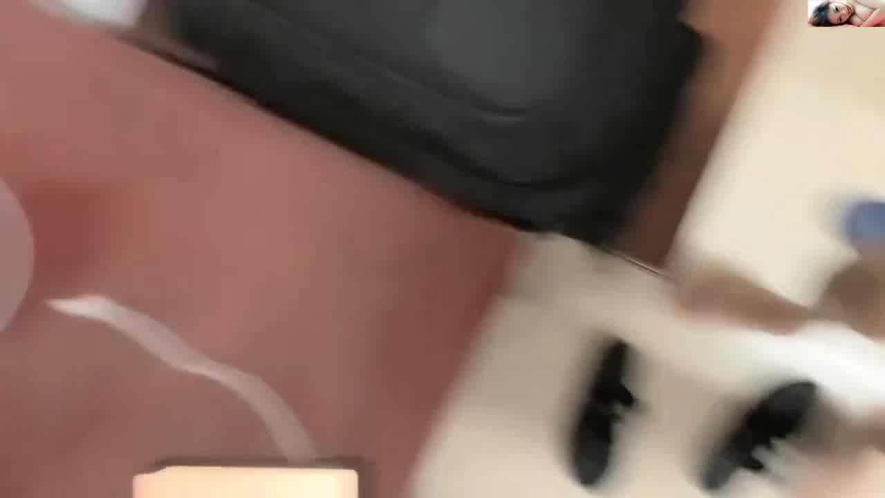  约炮19y青涩学生妹 ♥ 扯下浴巾惨遭多体位内射 的剧照4