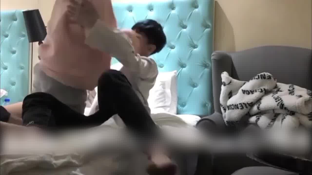  无套小学妹 学长帮你弄得舒服点 的剧照10