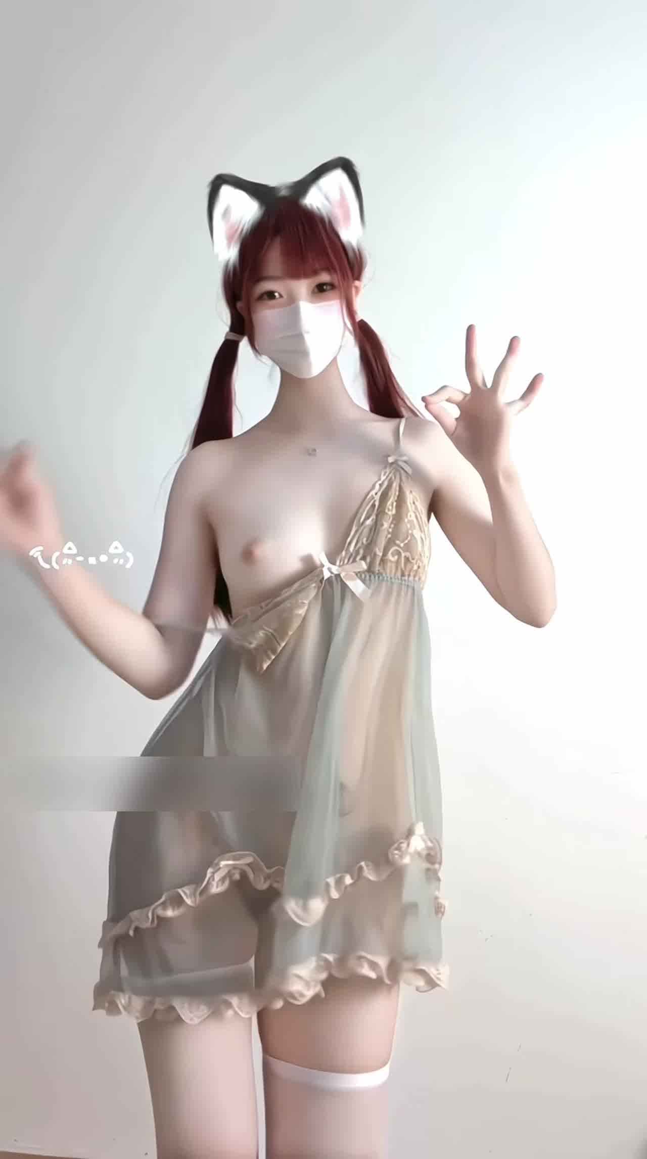  可爱双马尾红发女孩 的剧照7