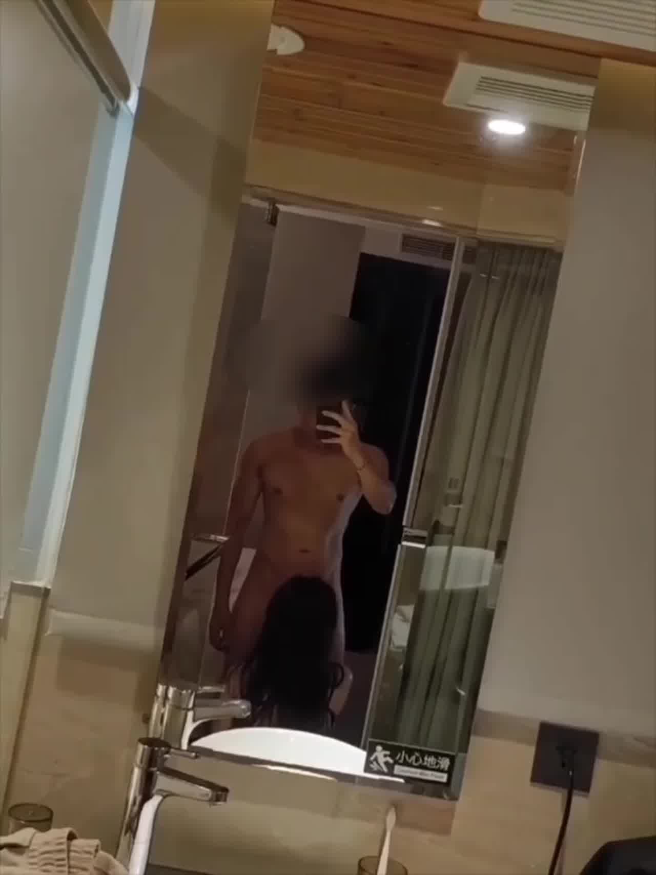  【给10万为你工作3年，你可以做任何事】抖音公开卖淫在照片不符，老板花钱包她被偷拍威胁，直接跑路 的剧照4