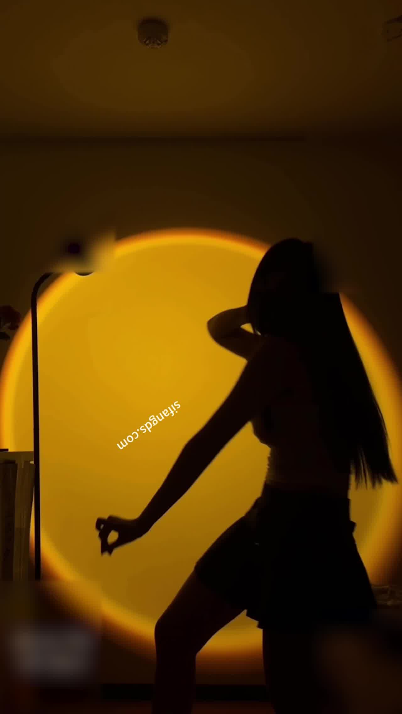  我只想欣赏原汁原味抖音玉米姐的屁股 的剧照7