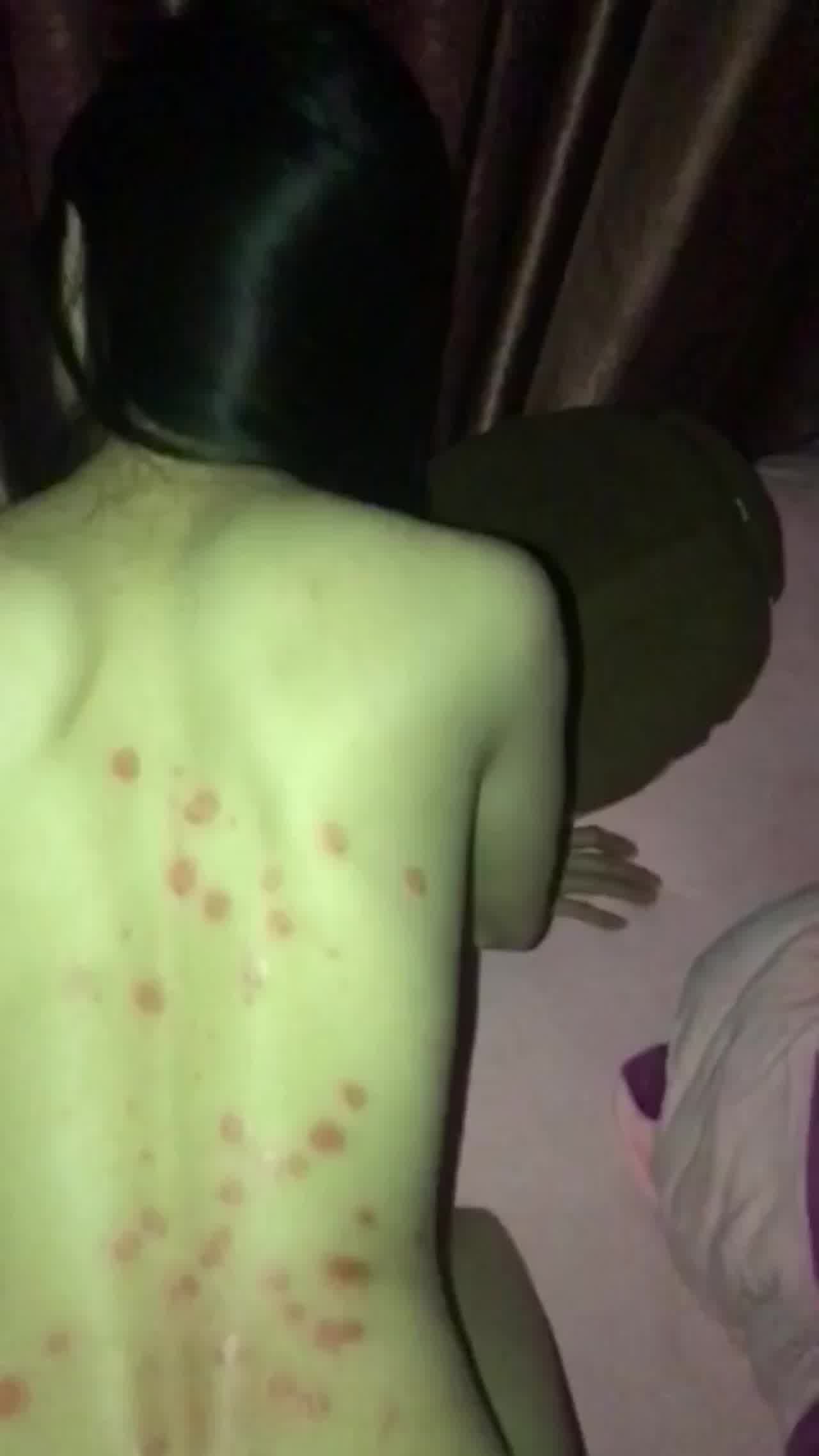  弟弟在隔壁玩电脑…不敢出声的滴蜡 的剧照7