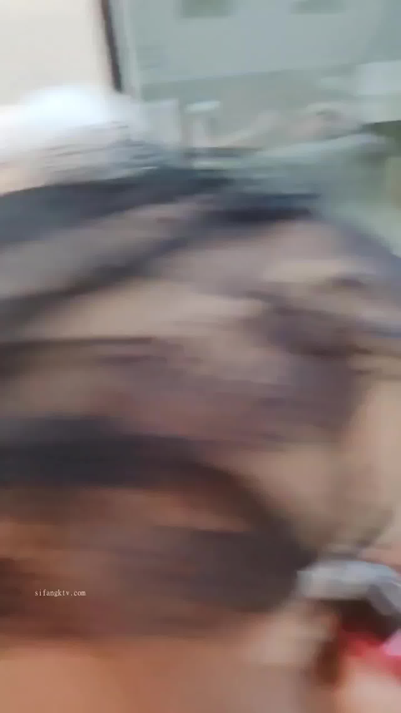  捆绑调教人妻小母狗 的剧照2