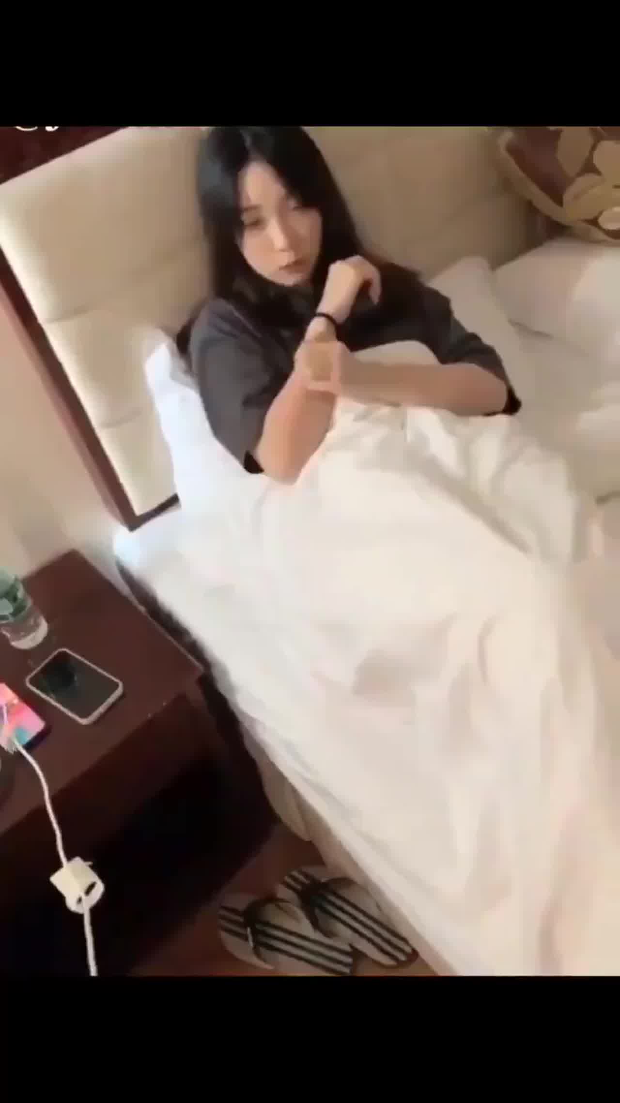  第一次约到的害羞大学生 的剧照4