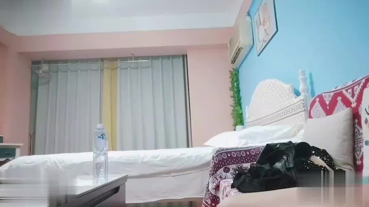  独家曝光抖音 Aline 模特级别身材下海做外围献逼 探花小雨哥直接3k拿下Aline！ 的剧照1