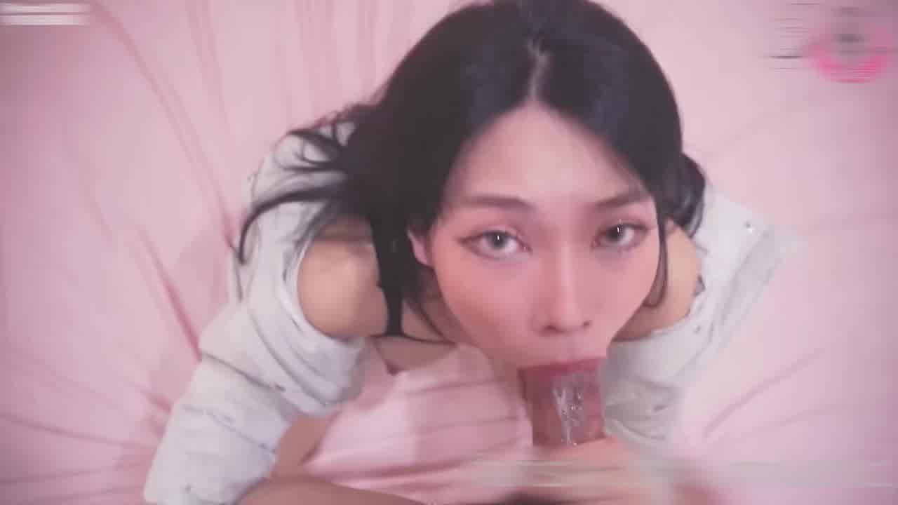  性感表妹用火辣裸体阻断了我得“NNN”（十月不射）挑战，忍不住后入内射了表妹 的剧照2