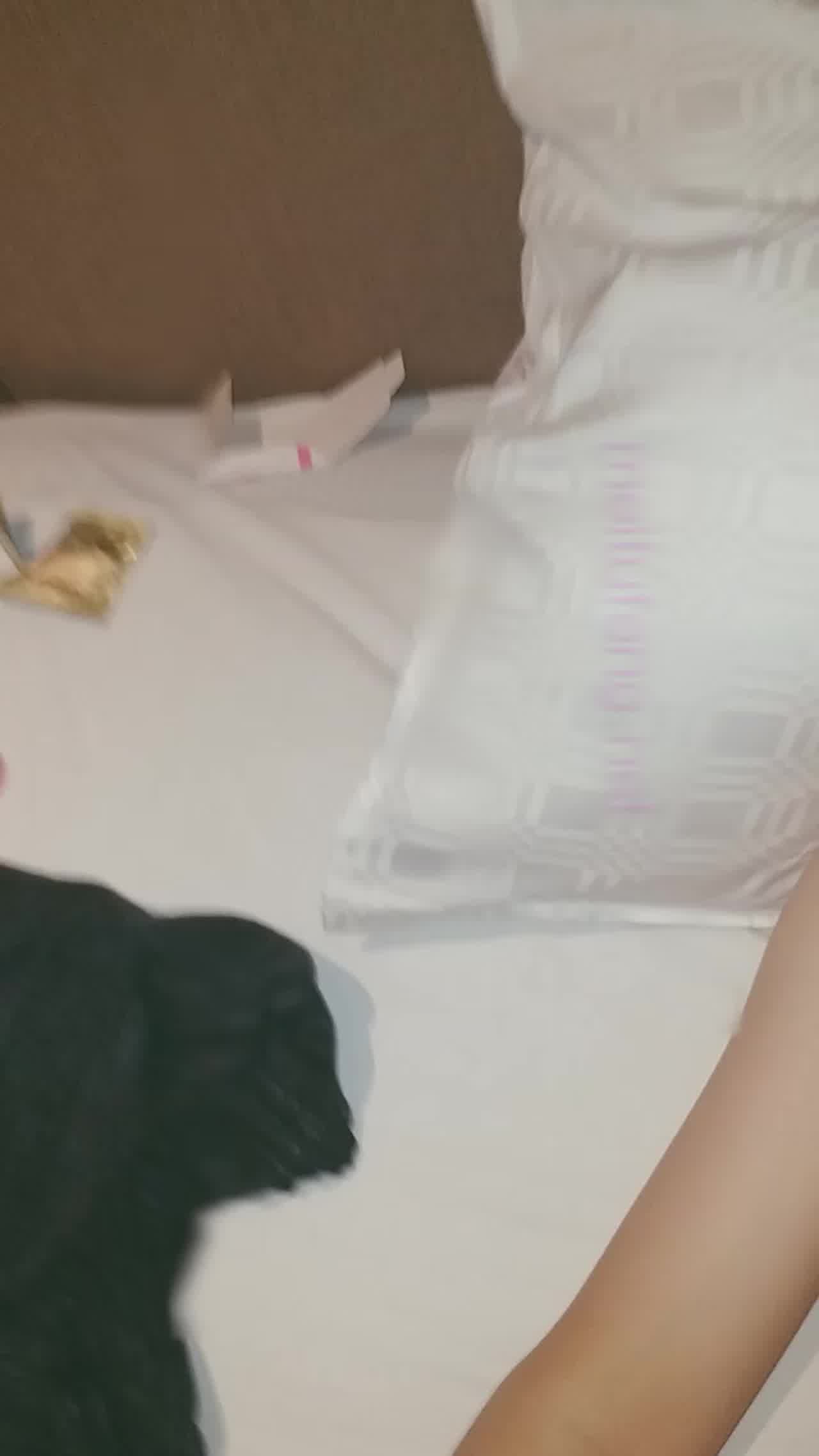  门事件 皮肤白皙逼紧青涩的台湾18岁高中嫩妹林小琪与渣男性爱自拍流出 的剧照1